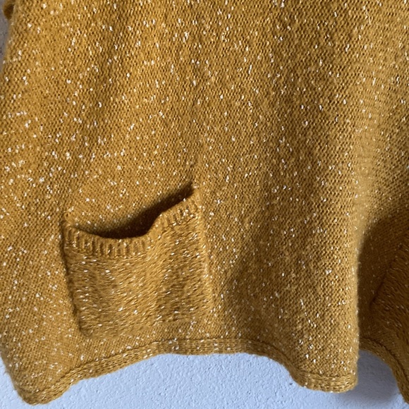 Francesca’s Mustard Turtle Neck - Picture 7 of 7